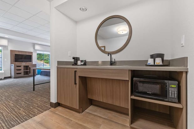 Images Hampton Inn & Suites Lake George