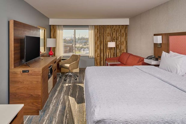 Images Hampton Inn Anchorage