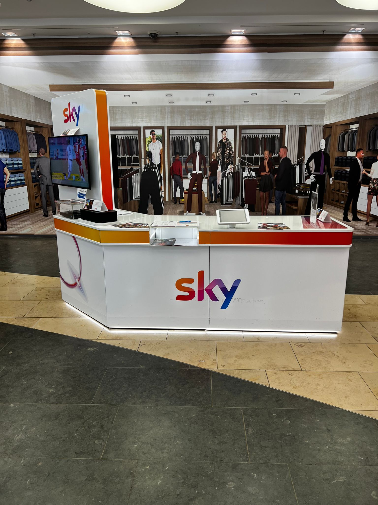 Kundenbild groß 2 Sky Shop