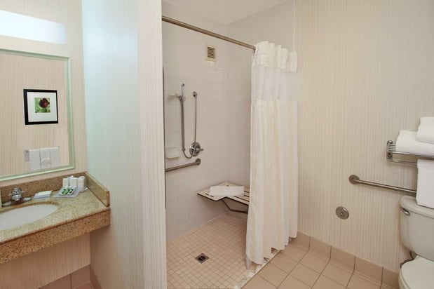 Images Hilton Garden Inn Calabasas