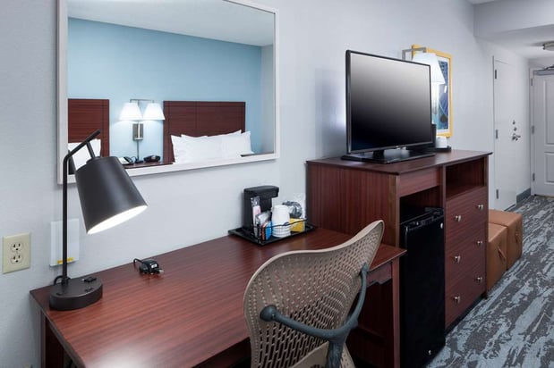Images Hampton Inn & Suites Oklahoma City-Bricktown