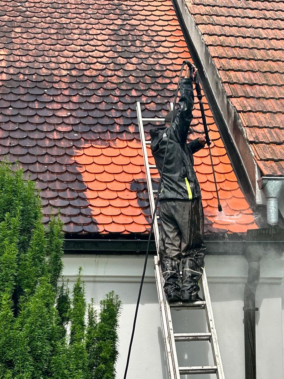 Bild 1 von Dachreinigung und Steinreinigung Cleanwerk24 GmbH