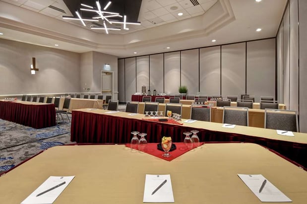 Images Embassy Suites by Hilton Charleston