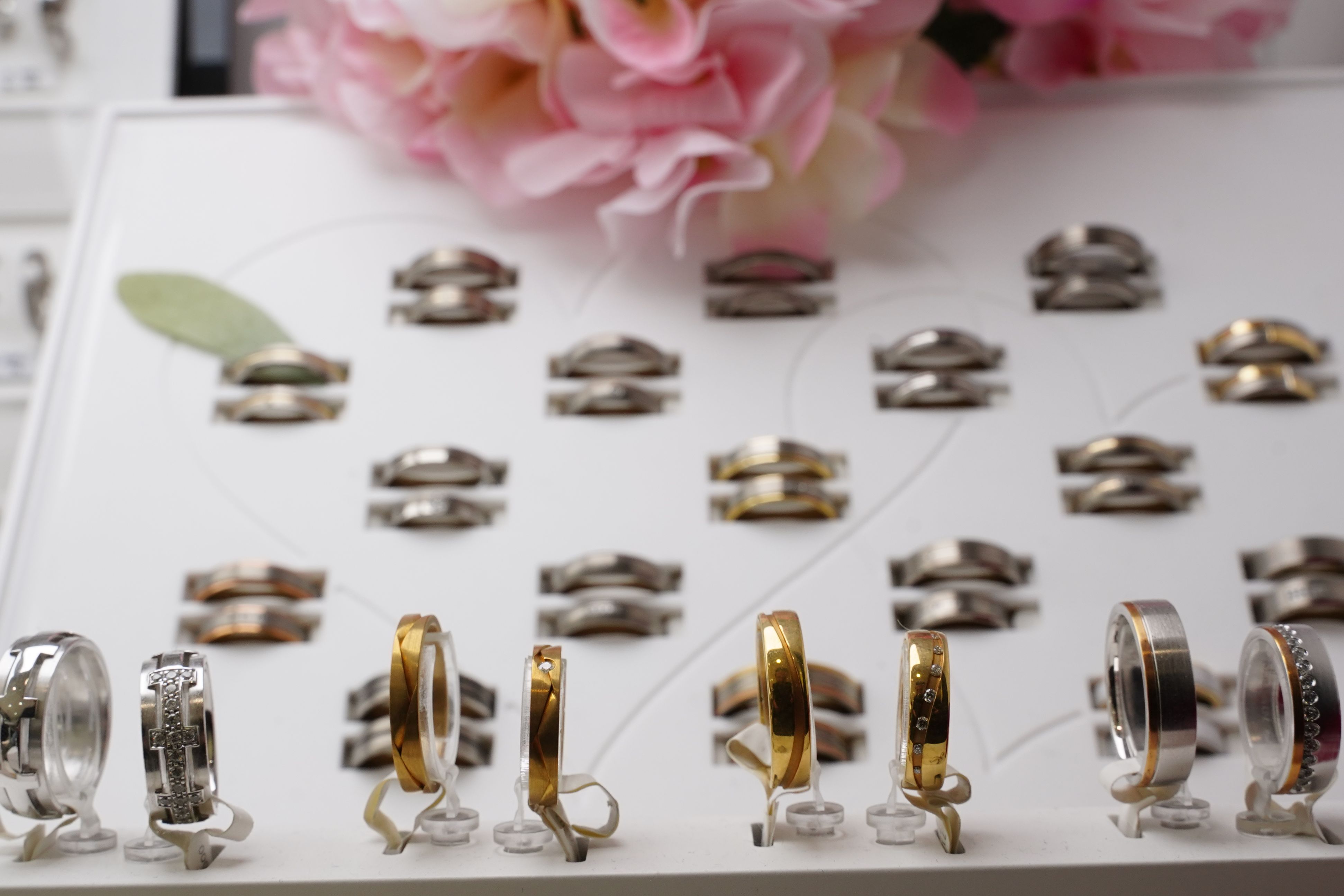Bilder Elegance Uhren und Schmuck GmbH