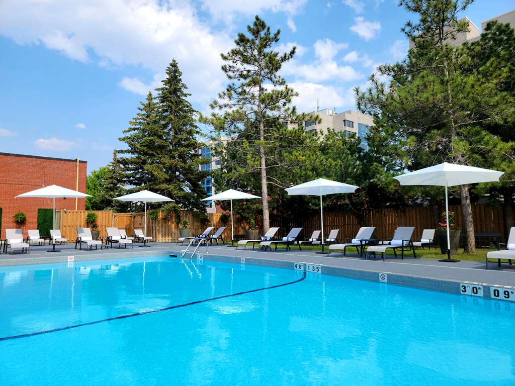 Best Western Parkway Hotel Toronto North à Richmond Hill: Oasis Outdoor Pool