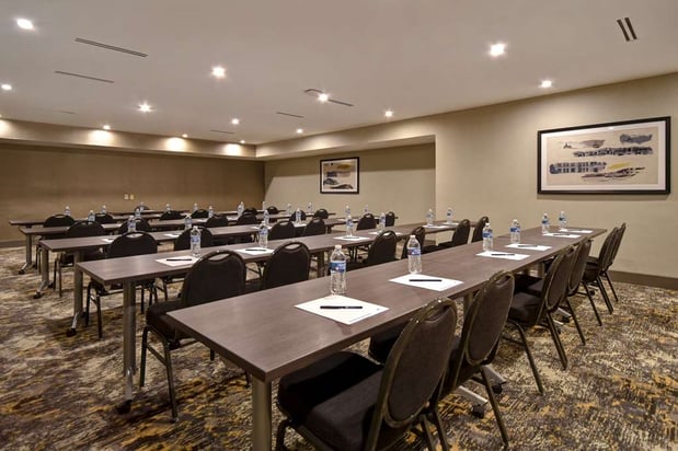 Images DoubleTree by Hilton St. Louis Airport