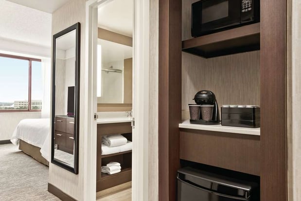 Images Embassy Suites by Hilton Chicago North Shore Deerfield