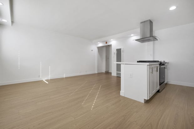 Images Arlington Square Apartments
