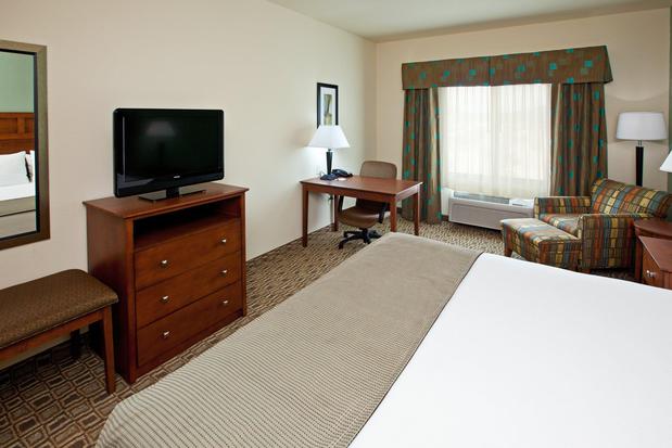 Images Holiday Inn Express & Suites Ripley, an IHG Hotel