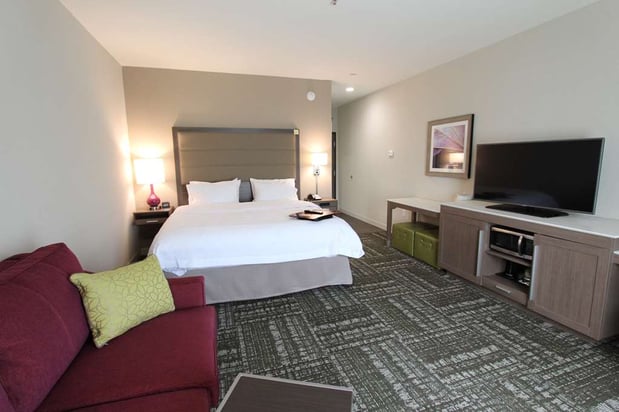 Images Hampton Inn & Suites Dallas Market Center