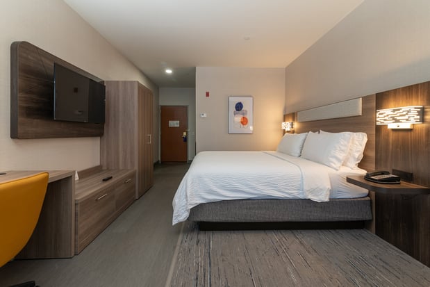 Images Holiday Inn Express & Suites Hampton South-Seabrook by IHG