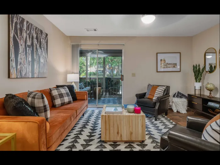 The Lakes Apartments Image