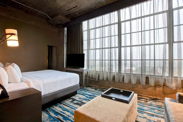 Images Embassy Suites by Hilton Rockford Riverfront