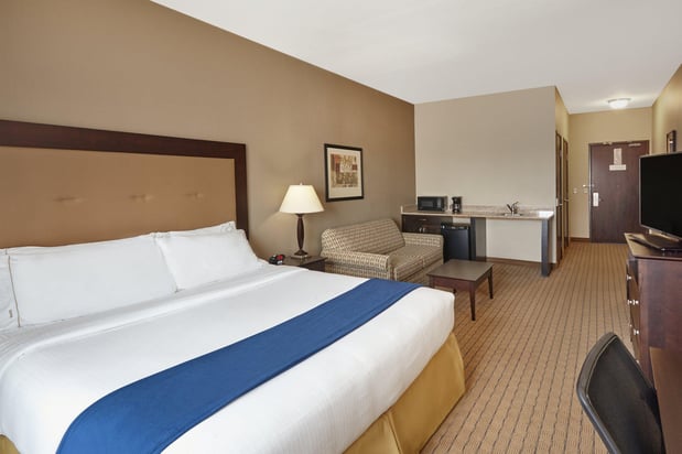 Images Holiday Inn Express & Suites Madison-Verona by IHG
