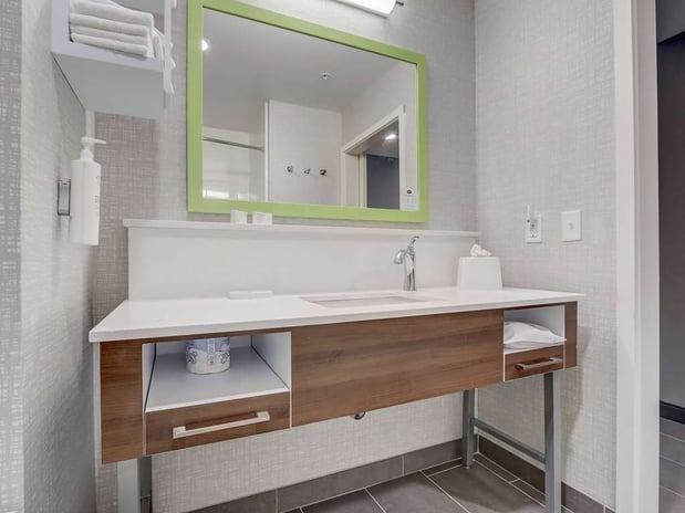 Images Hampton Inn and Suites by Hilton Cincinnati Midtown Rookwood