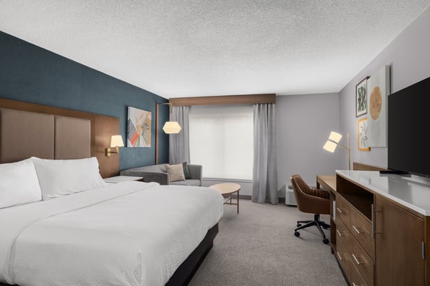 Images Holiday Inn Coralville - Iowa City by IHG