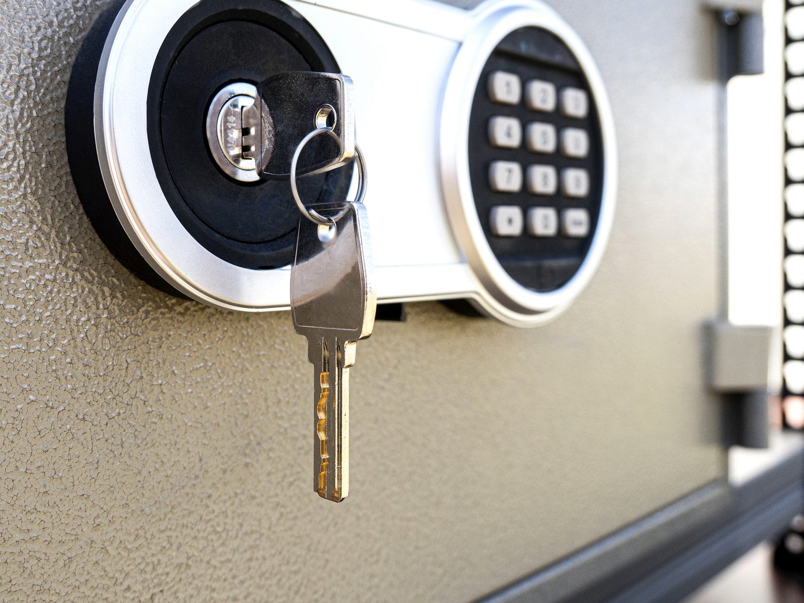 Helms Automotive and Key LLC