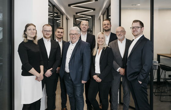 Teamfoto - AXA Versicherung Poelmeyer & Kollegen GmbH - Kfz Versicherung in  Oldenburg