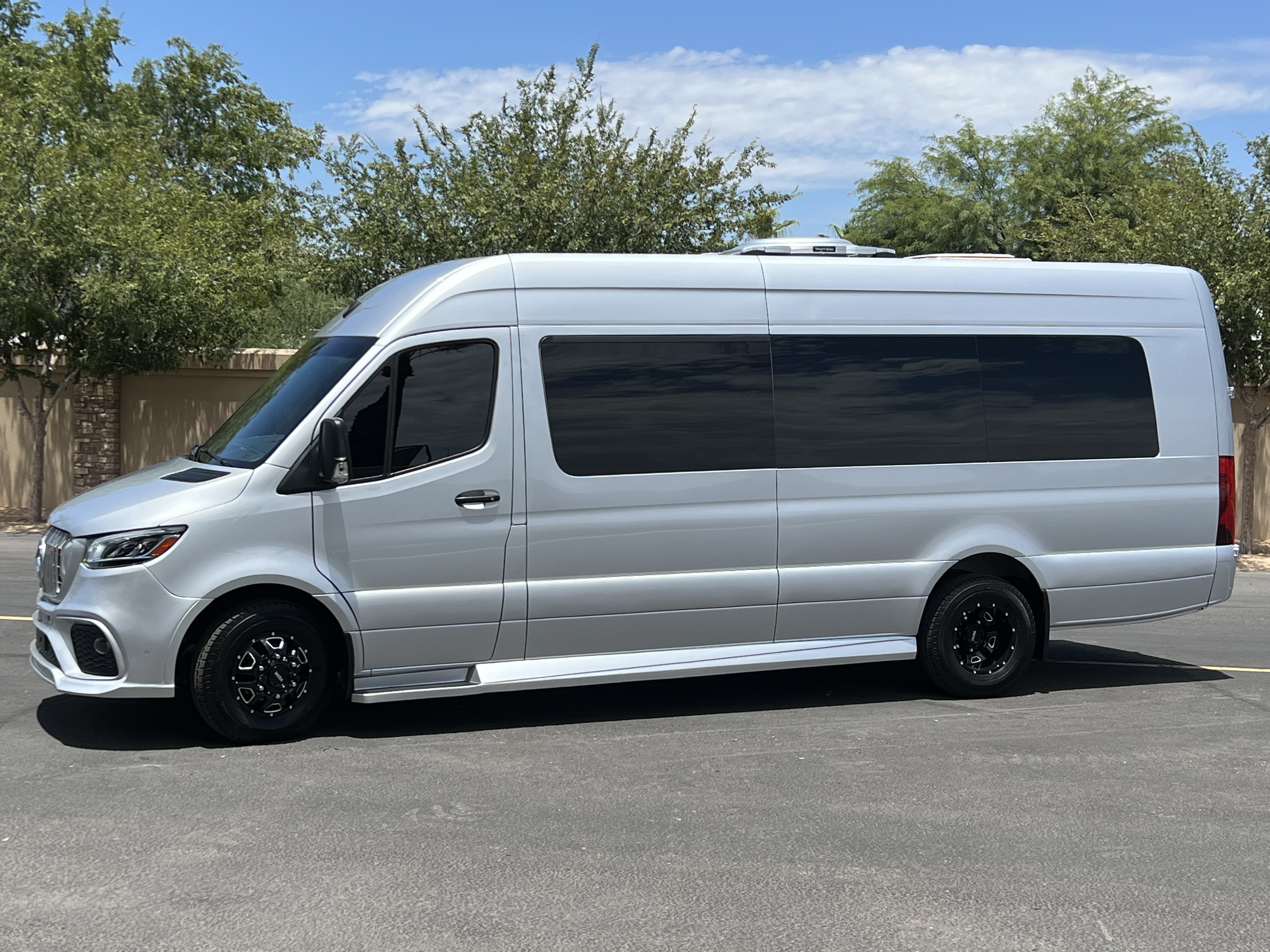 Luxury shuttle service near Phoenix, AZ