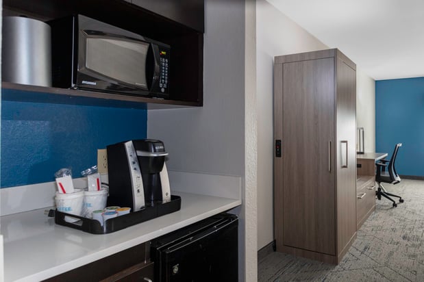Images Holiday Inn Express & Suites Florence Northeast by IHG