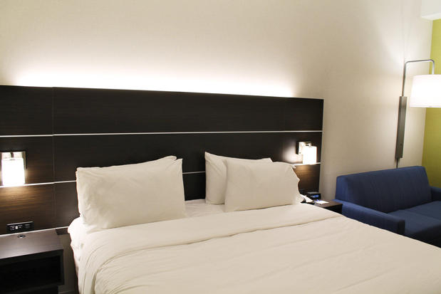 Images Holiday Inn Express & Suites St. Louis South - I-55 by IHG
