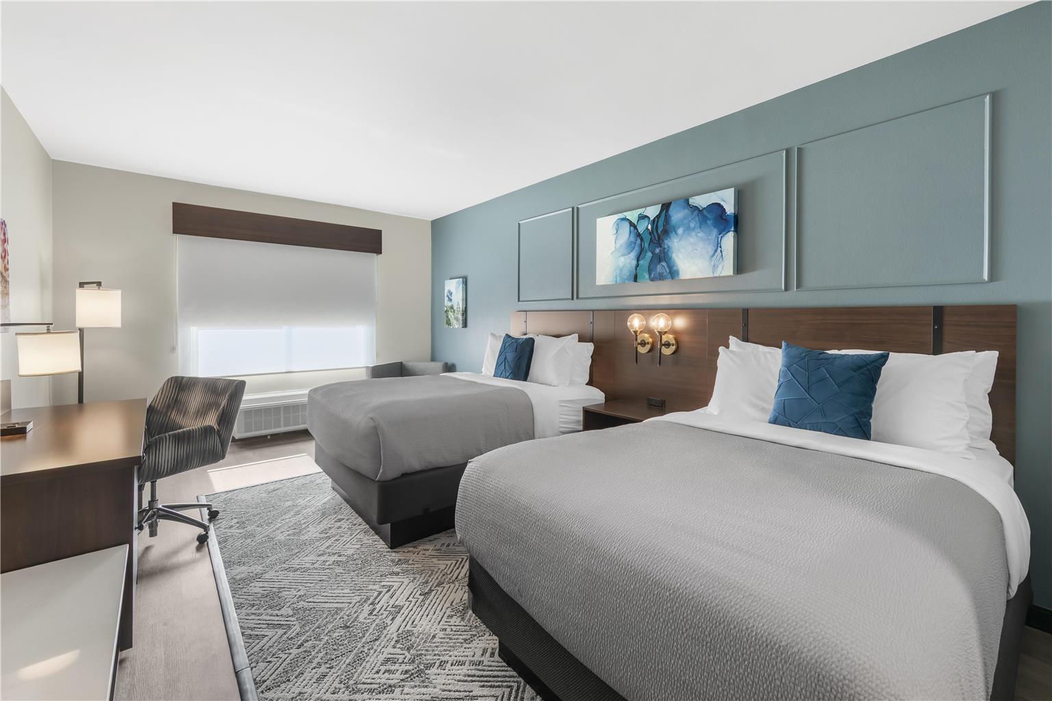 Double Queen Guestroom