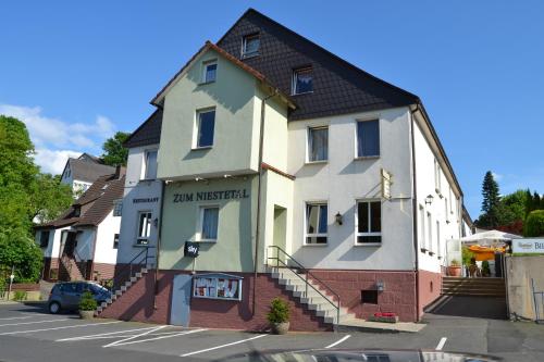 Restaurant und Landhotel Zum Niestetal, Niestetalstraße 16 in Niestetal
