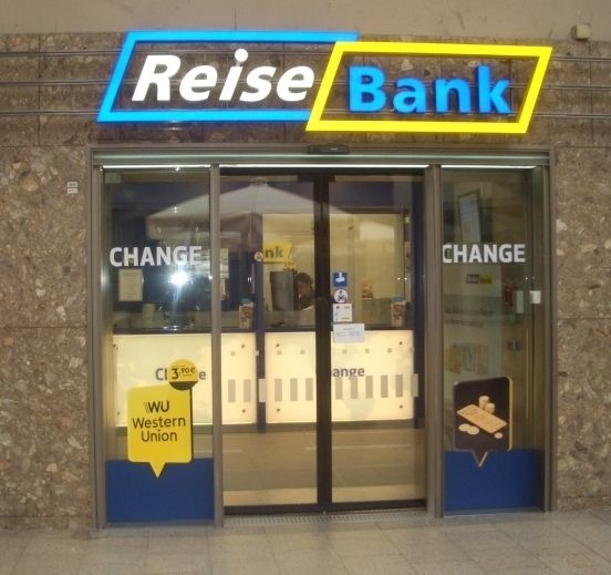 Bild 1 Reisebank AG in Karlsruhe