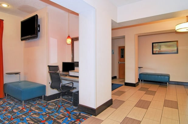 Images Holiday Inn Express & Suites Destin E - Commons Mall Area by IHG