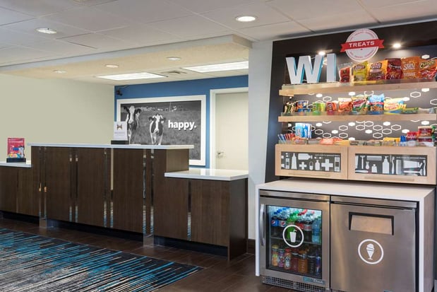 Images Hampton Inn Milwaukee Northwest