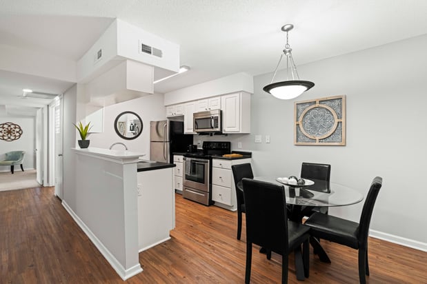 Images Franklin Woods Apartments