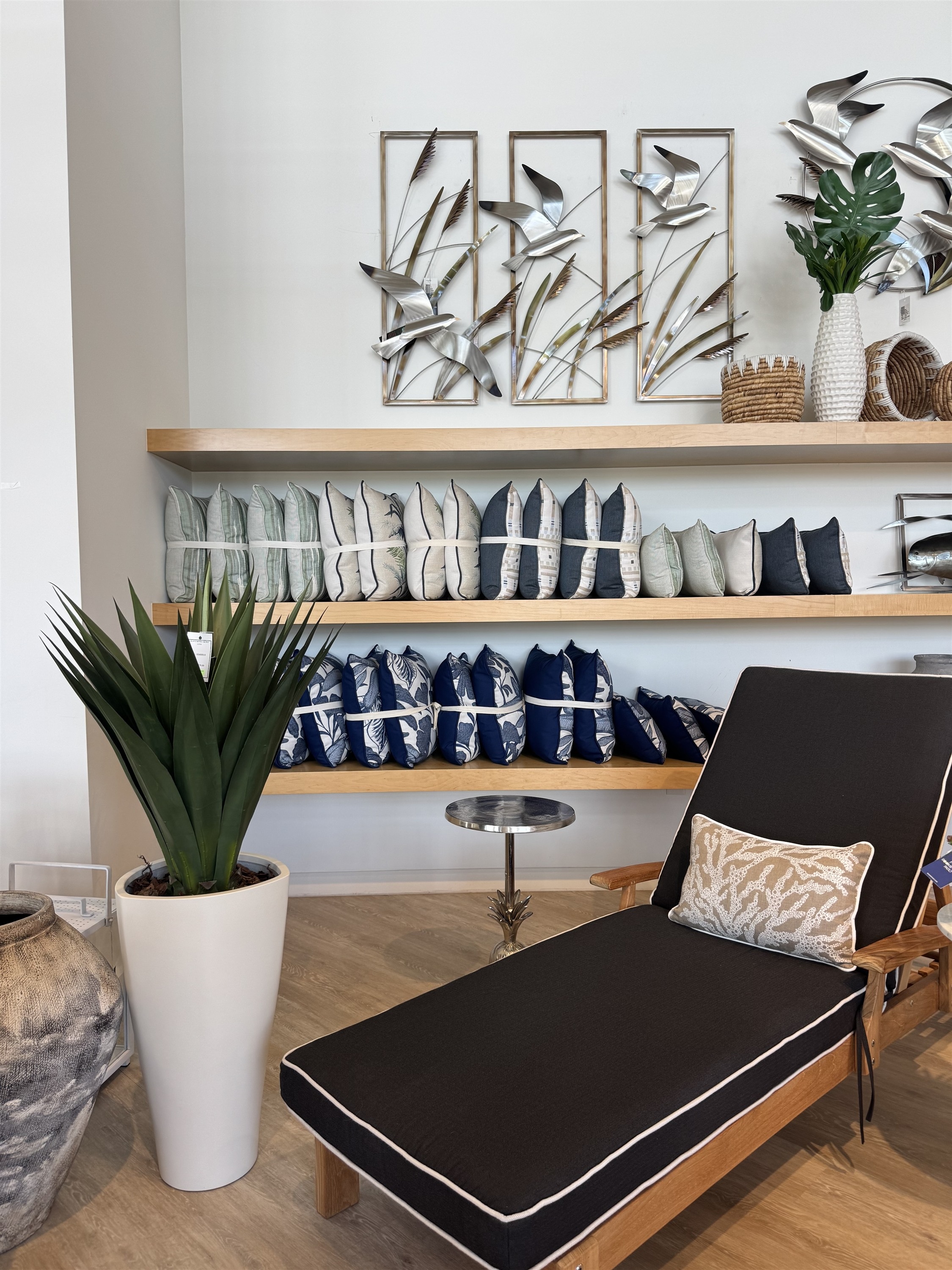Explore Patio Chaises at Rooms To Go Patio