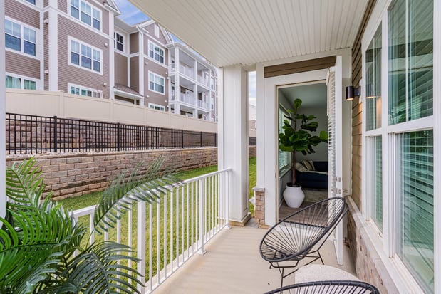 Images Glen Oaks Apartments
