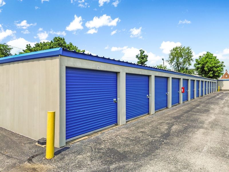 Exterior Units - Storage Express at 142 Market St, Charlestown, IN 47111