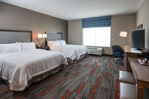 Images Hampton Inn & Suites at Wisconsin Dells Lake Delton