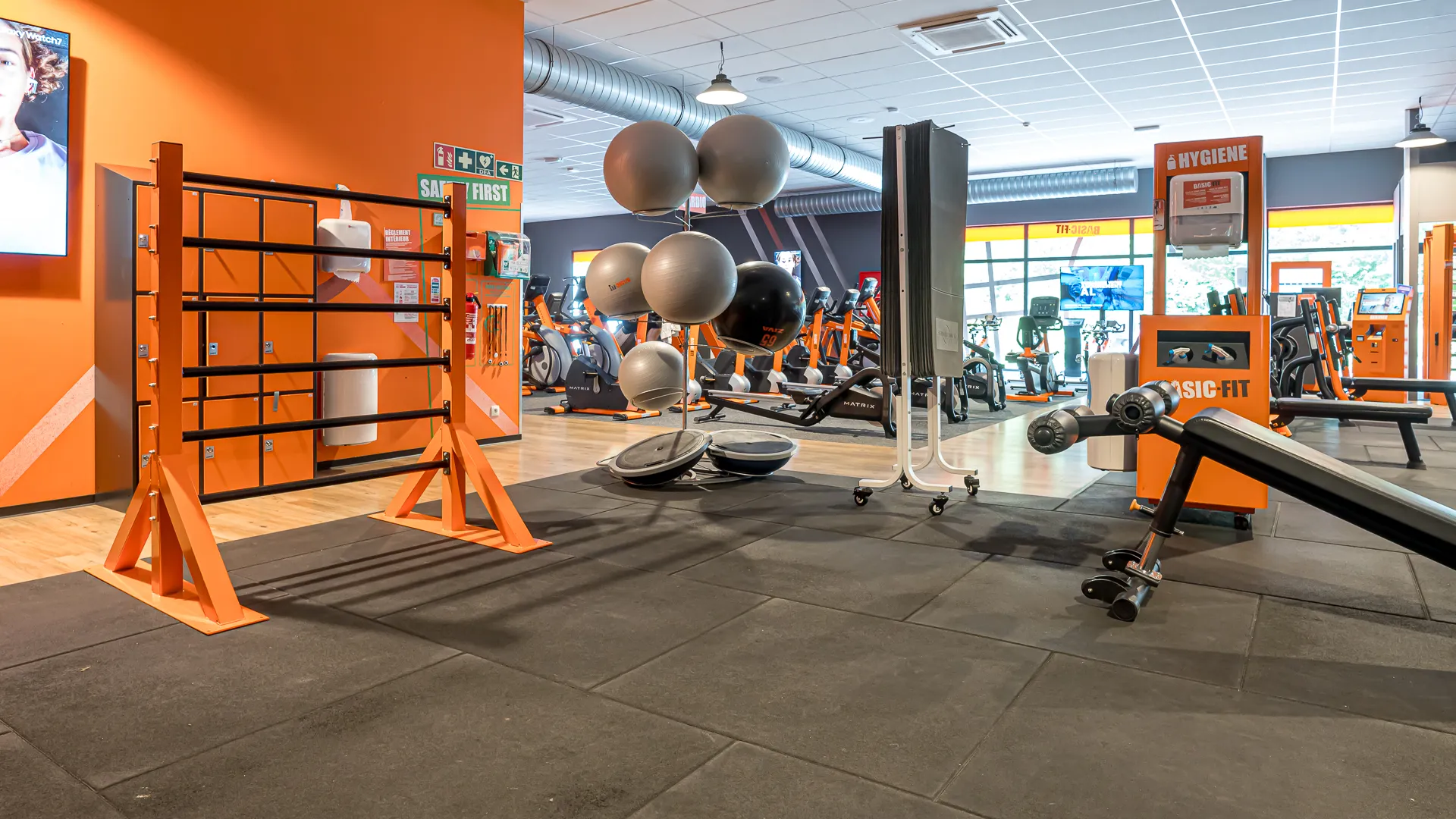 Images Basic-Fit 24/7