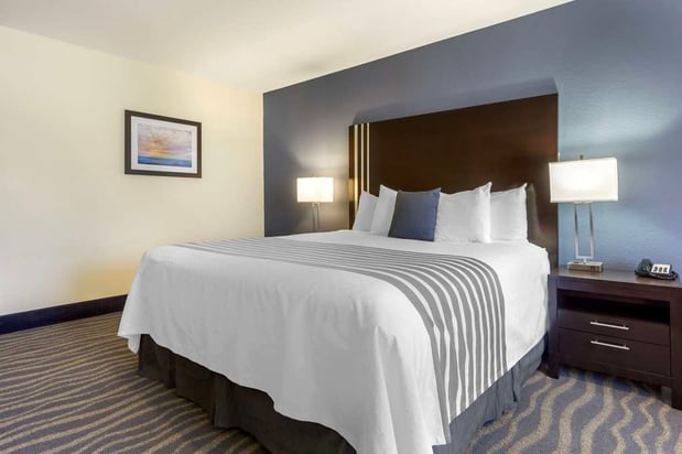 Images Best Western Plus Edmonds Harbor Inn