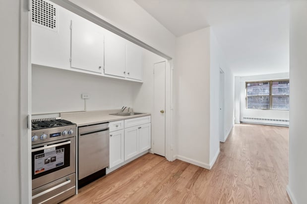 Images LoHo Realty, Inc.