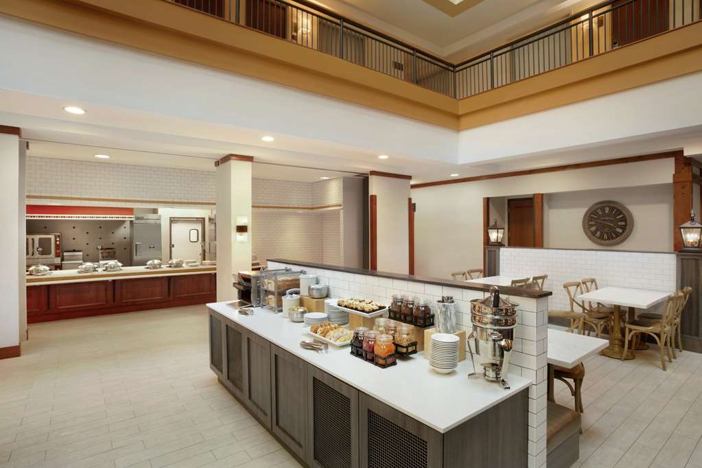 Restaurant Embassy Suites by Hilton Denver International Airport Denver (303)574-3000