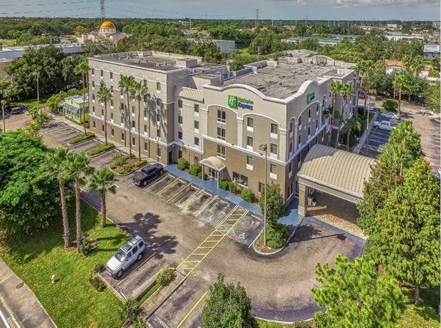 Images Holiday Inn Express & Suites Clearwater/US 19 N by IHG