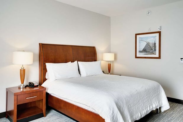 Images Hilton Garden Inn Milwaukee Airport