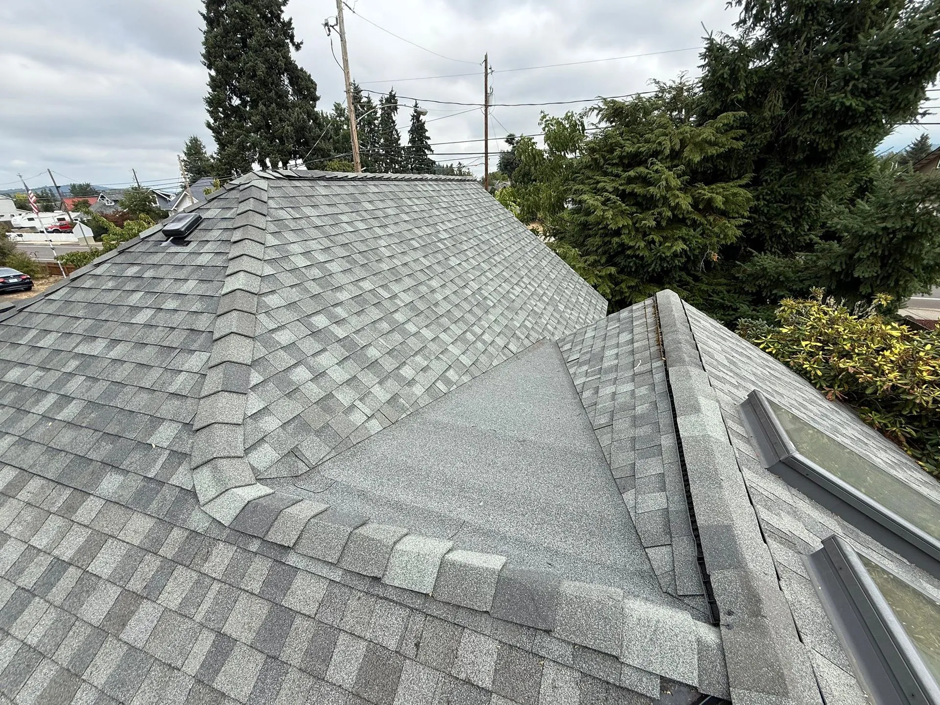Skyrise Roofing & Gutters Image