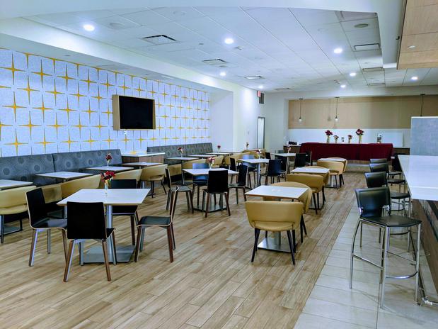 Images Holiday Inn & Suites Phoenix Airport by IHG
