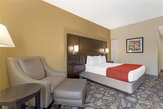 Images Best Western Plus Plaza by the Green