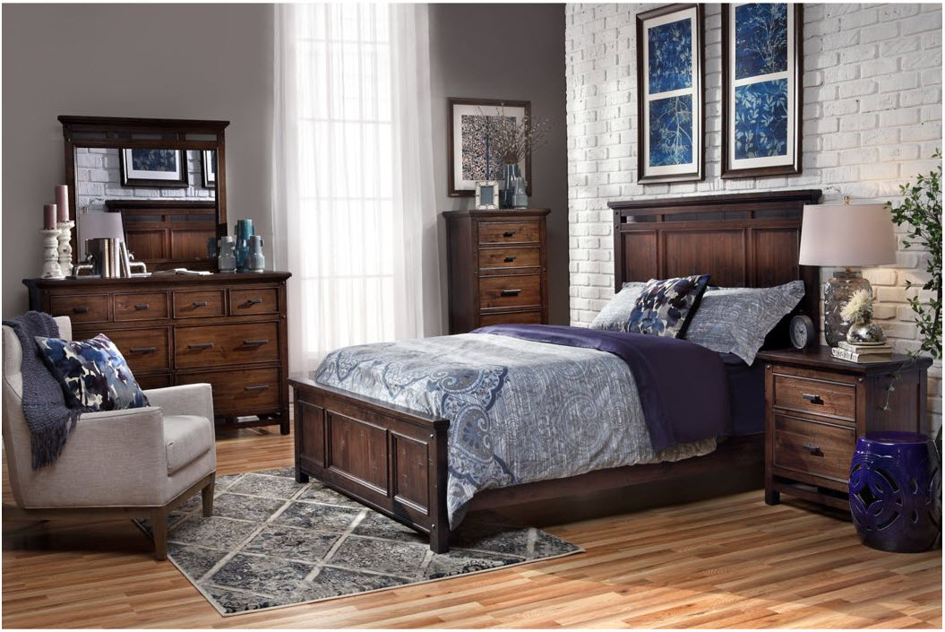 Wolf Creek Queen Panel Bed