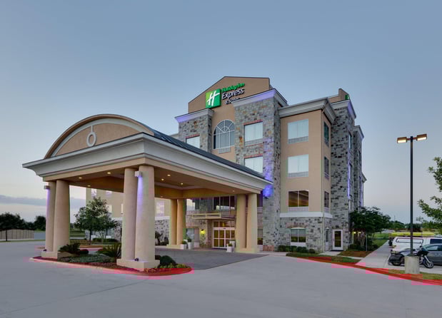 Images Holiday Inn Express & Suites San Antonio - Brooks City Base by IHG