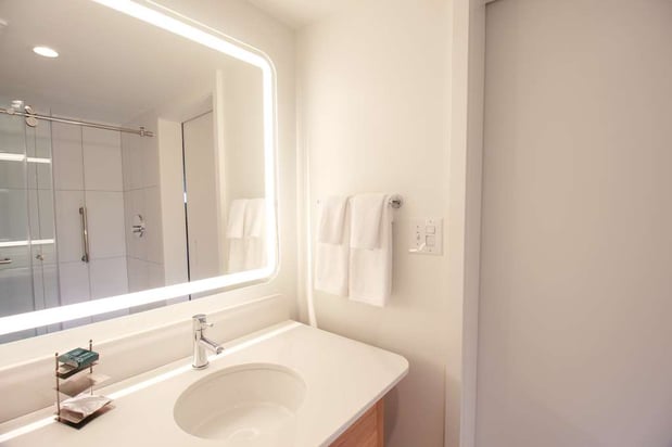 Images DoubleTree by Hilton Clarksville Riverview