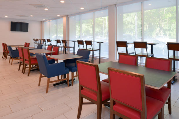 Images Holiday Inn Express Towson Baltimore N by IHG
