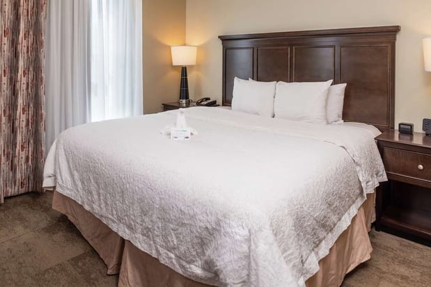 Images Hampton Inn & Suites Charlotte-Arrowood Rd.