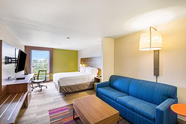 Images Holiday Inn Express & Suites Columbus by IHG